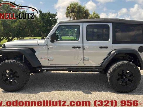 Used 2020 Jeep Wrangler Unlimited Sport S AWD/4WD image 3