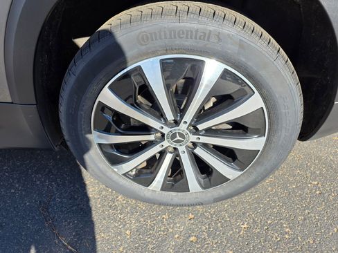 Used 2021 Mercedes-Benz GLB 250 4MATIC image 9