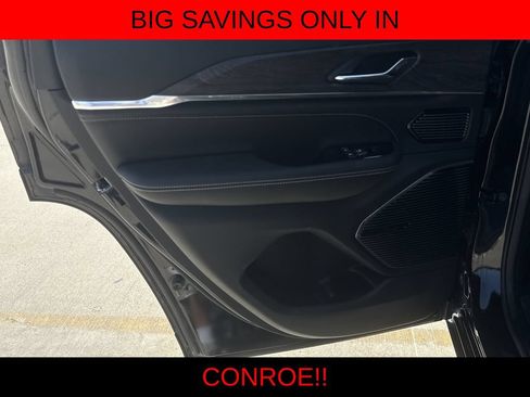 Used 2024 Jeep Grand Cherokee Overland w/ Advanced Protech Group III AWD/4WD image 23