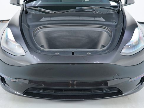 Used 2022 Tesla Model Y Performance image 8