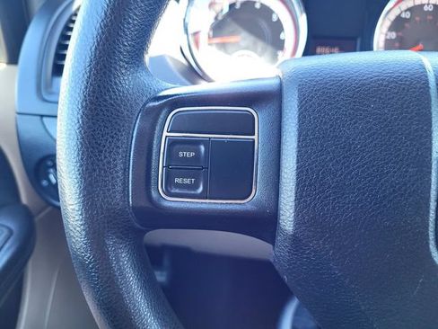Used 2015 Dodge Grand Caravan American Value Package FWD image 24