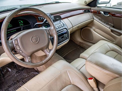 Used 2005 Cadillac De Ville w/ Equipment Group image 17