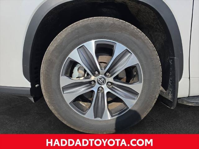 Certified 2026 Toyota Highlander XLE AWD/4WD image 16