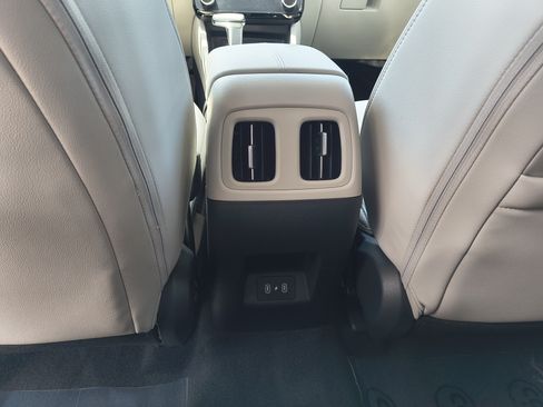 Used 2025 Hyundai Tucson SEL FWD image 17