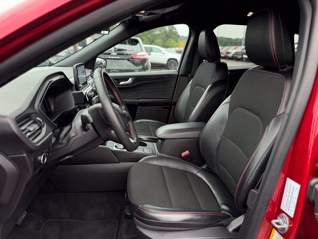 Used 2025 Ford Escape ST-Line AWD/4WD image 10
