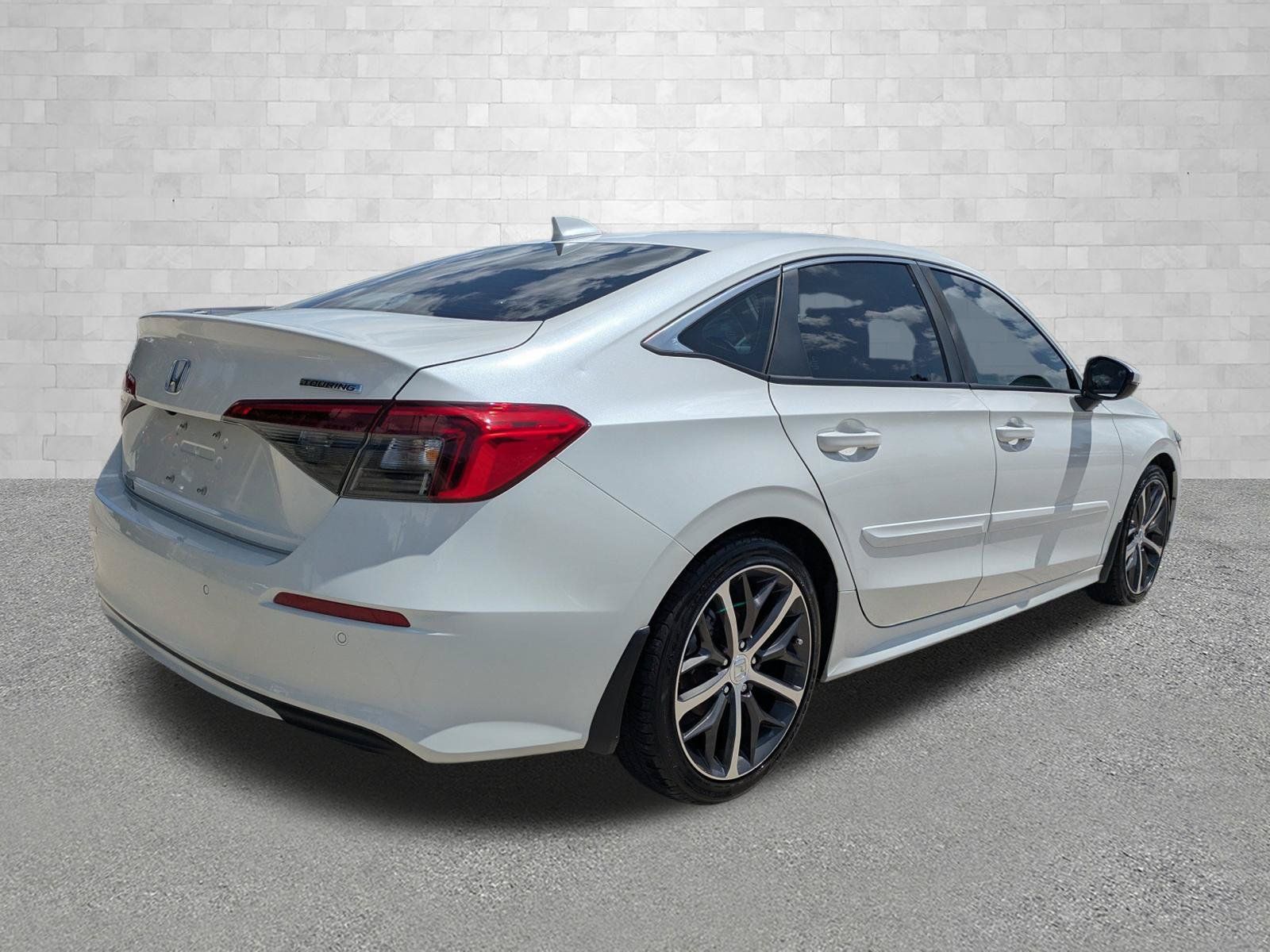 Used 2023 Honda Civic Touring image 2