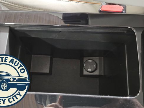 Used 2019 Land Rover Discovery HSE Luxury image 23