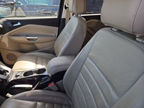 Used 2015 Ford Escape Titanium FWD image 5