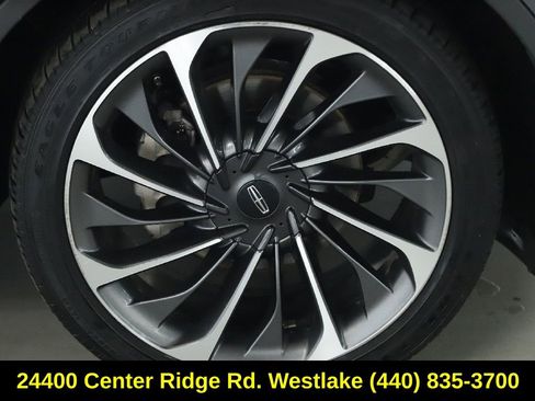 Used 2021 Lincoln Aviator Reserve w/ Equipment Group 202A image 10