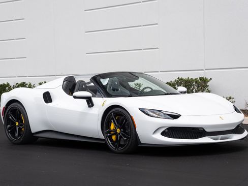 Used 2024 Ferrari 296 GTS RWD image 4