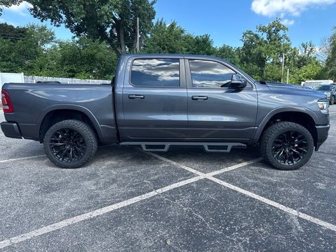 Used 2019 RAM 1500 Laramie AWD/4WD image 2