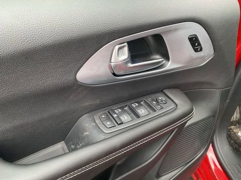 New 2026 Chrysler Pacifica Limited w/ S Appearance Package image 20