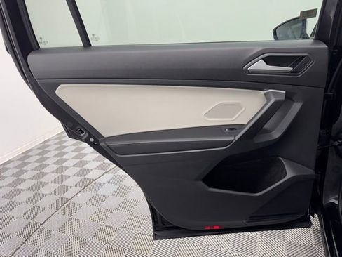 Used 2024 Volkswagen Tiguan S image 33