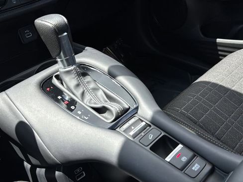 Certified 2023 Honda HR-V LX image 29
