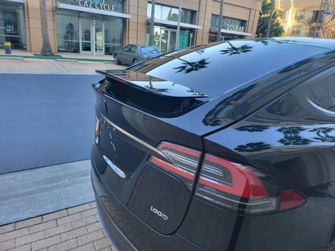 Used 2018 Tesla Model X 100D AWD/4WD image 36