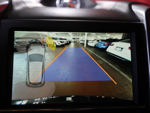 Used 2016 Porsche Cayenne image 18