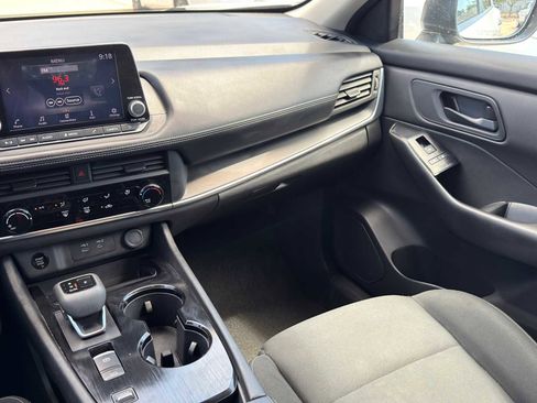 Used 2024 Nissan Rogue S FWD image 24