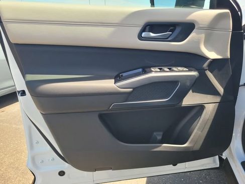 New 2026 Nissan Pathfinder SL AWD/4WD image 7