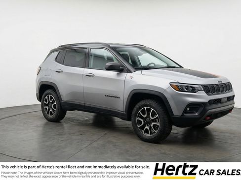 Used 2025 Jeep Compass Trailhawk AWD/4WD image 1