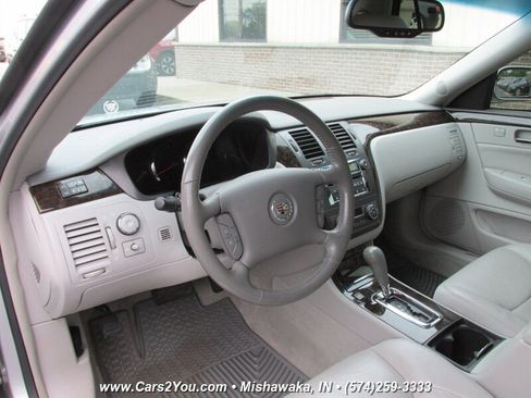 Used 2010 Cadillac DTS Luxury image 13