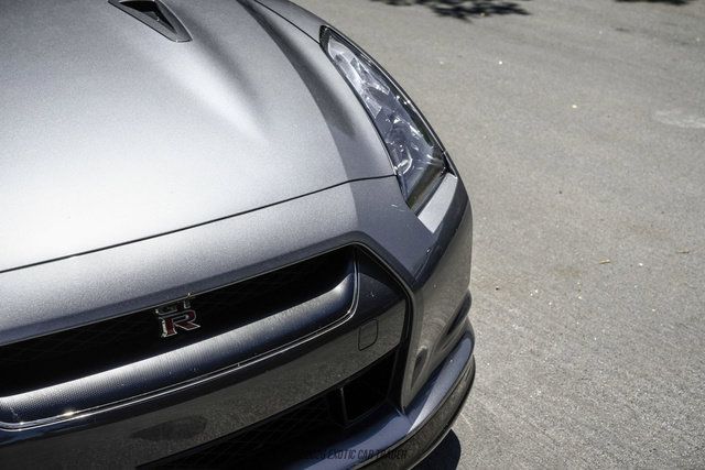 Used 2011 Nissan GT-R Premium AWD/4WD image 98