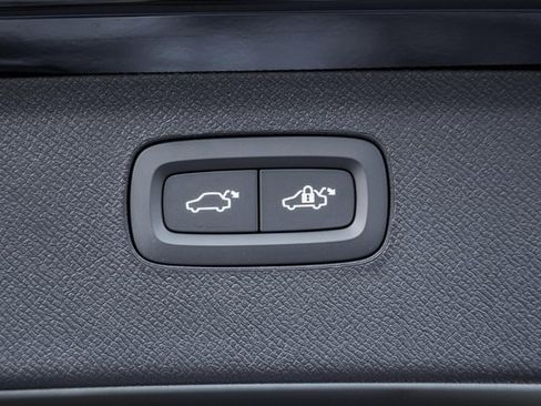 New 2026 Volvo XC90 B6 Plus w/ Protection Package Premier image 10