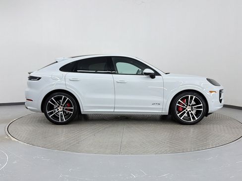 New 2026 Porsche Cayenne GTS AWD/4WD image 8