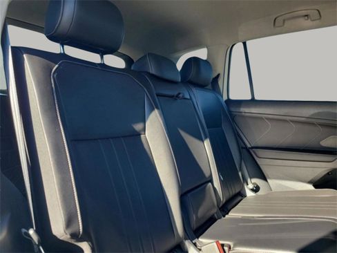 Used 2024 Volkswagen Tiguan Wolfsburg Edition image 35