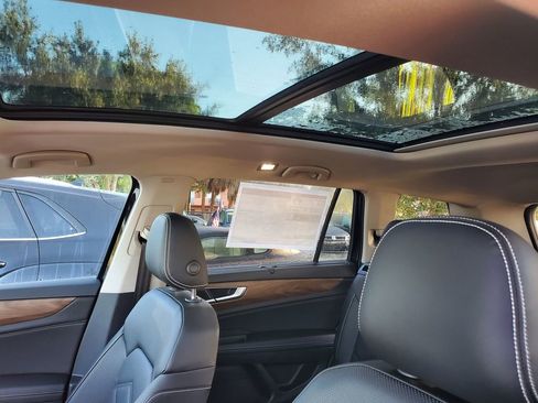 New 2026 Volkswagen Atlas SE image 7