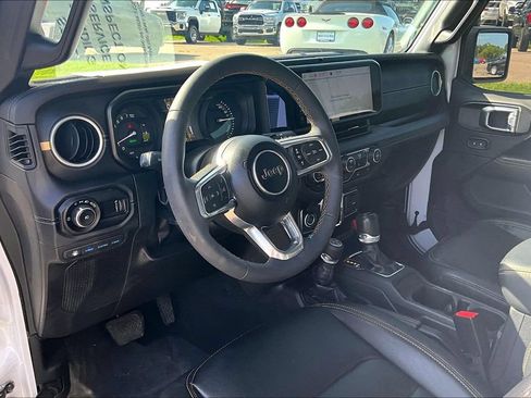 Used 2024 Jeep Wrangler Unlimited Sahara AWD/4WD image 13