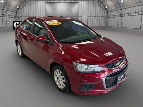 Used 2020 Chevrolet Sonic LT image 2