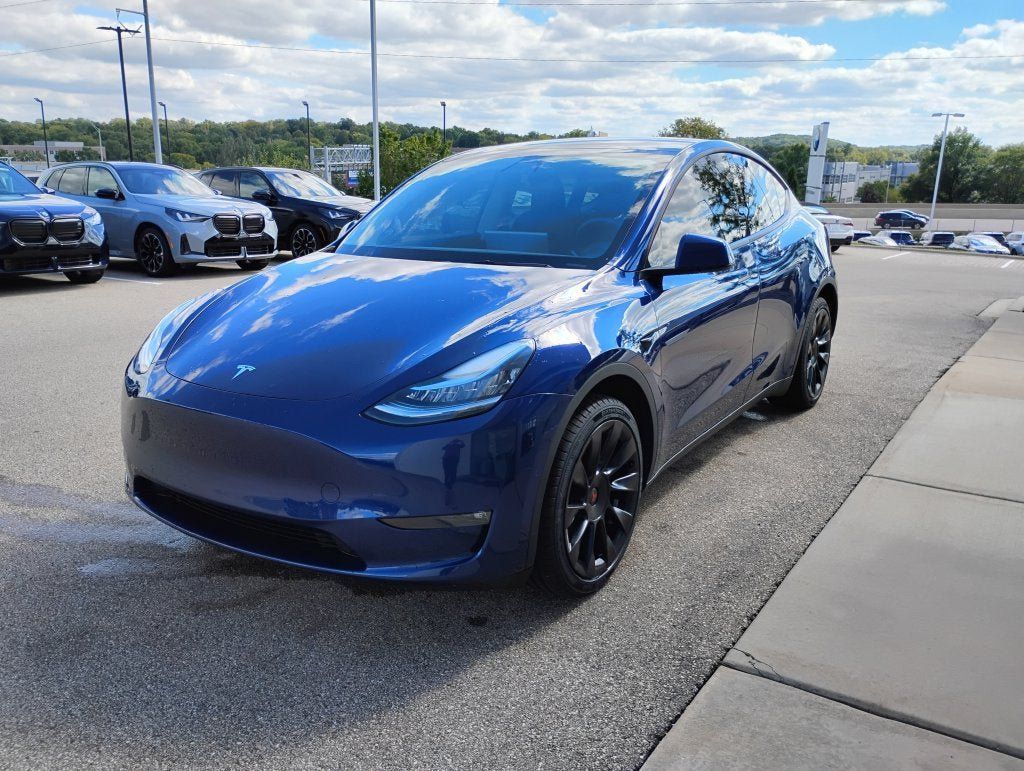 Used 2022 Tesla Model Y Long Range AWD/4WD image 7