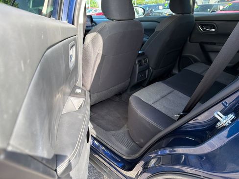 Used 2024 Nissan Rogue SV AWD/4WD image 14