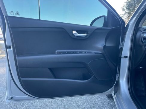 Used 2023 Kia Rio S w/ Technology Package image 10