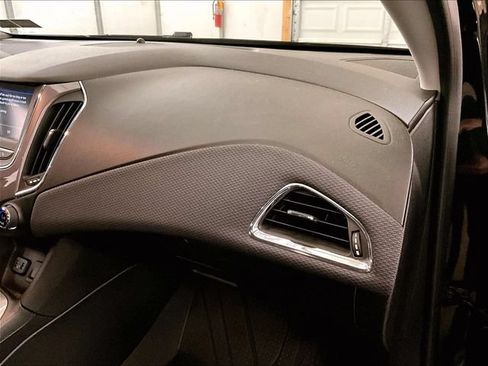 Used 2019 Chevrolet Cruze LT FWD image 15