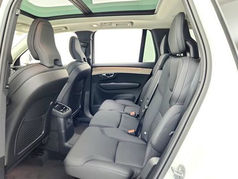 New 2025 Volvo XC90 T8 Plus w/ Protection Package Premier AWD/4WD image 24