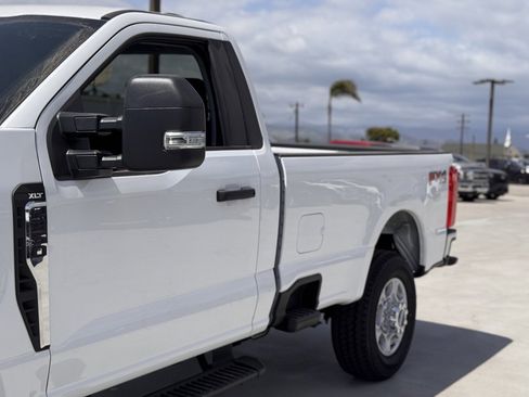 New 2025 Ford F350 XLT w/ FX4 Off-Road Package image 9