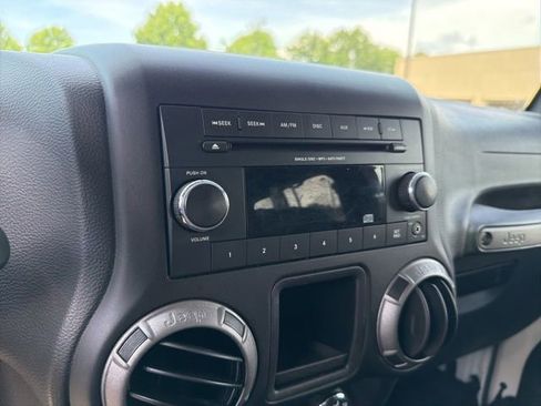Used 2017 Jeep Wrangler Unlimited Sport AWD/4WD image 10