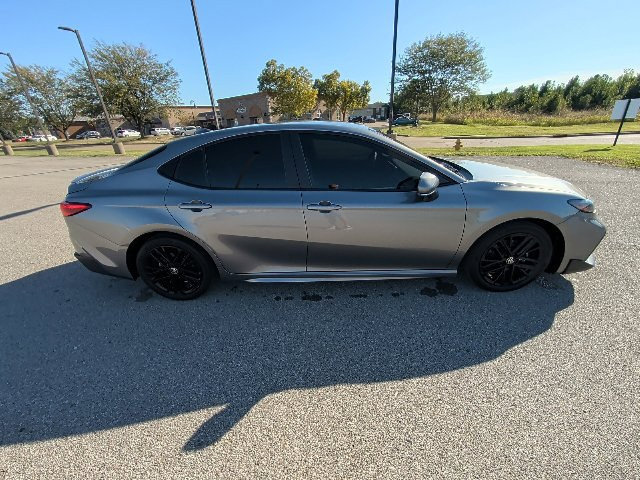 Used 2026 Toyota Camry SE w/ Convenience Package FWD image 2