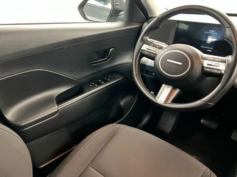 Used 2024 Hyundai Kona SEL image 11