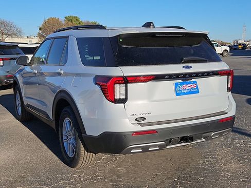 New 2026 Ford Explorer Active w/ Active Comfort Package image 9