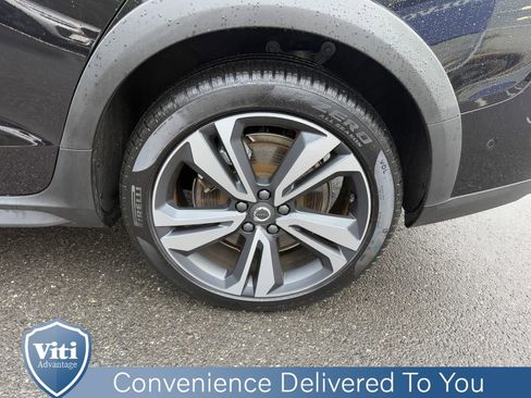 Certified 2025 Volvo V60 B5 Cross Country Plus image 13