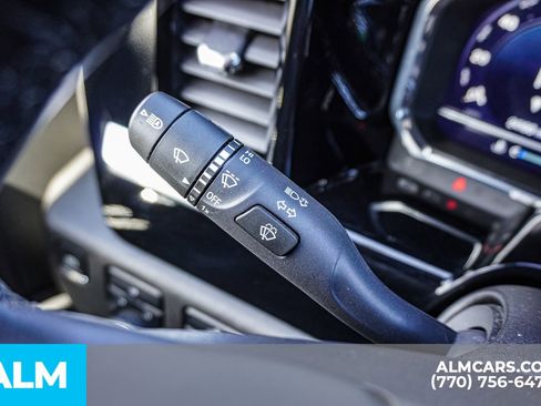 Used 2025 Chevrolet Silverado 2500 LT w/ Convenience Package image 33