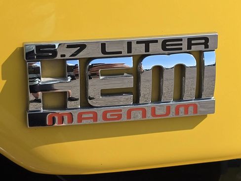 Used 2005 Dodge Ram 1500 Truck SLT w/ Rumblebee Group AWD/4WD image 8
