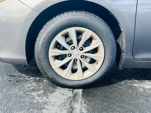 Used 2017 Toyota Camry LE image 6