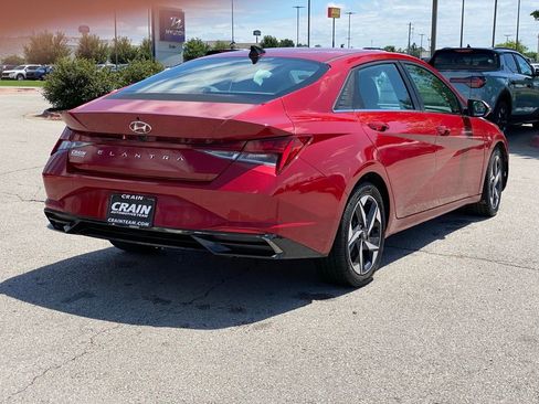 Used 2022 Hyundai Elantra SEL w/ Convenience + Premium Package FWD image 7