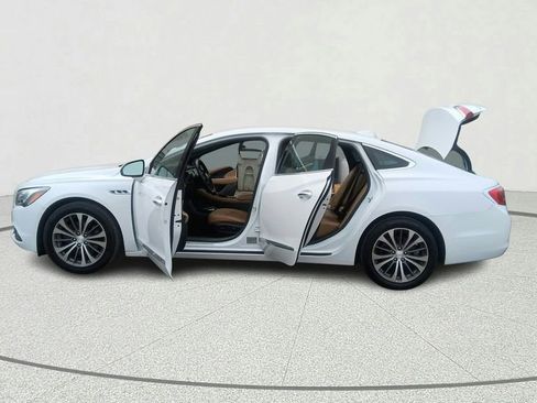Used 2018 Buick LaCrosse Essence FWD image 11