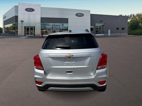 Used 2020 Chevrolet Trax LT w/ LT Convenience Package FWD image 10