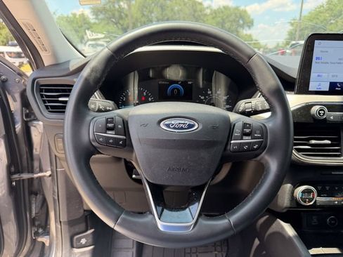 Used 2021 Ford Escape SE w/ Convenience Package FWD image 9