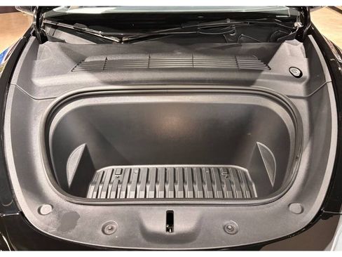 Used 2023 Tesla Model Y Long Range image 4